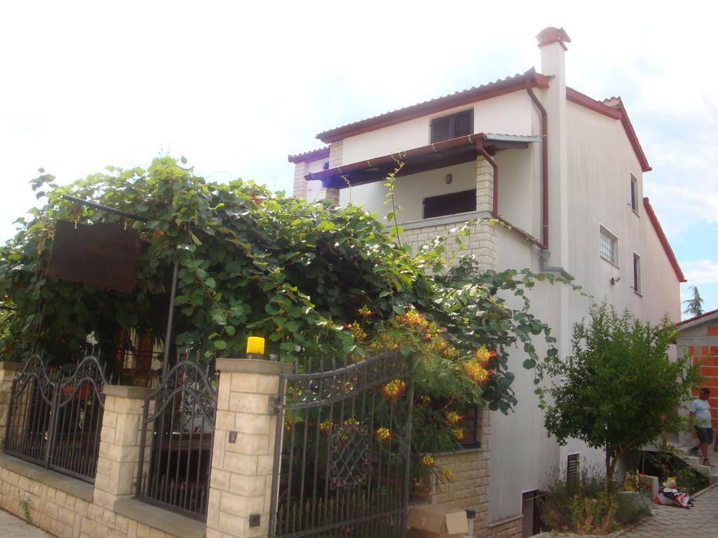 Apartments Sasha Pula Cameră foto
